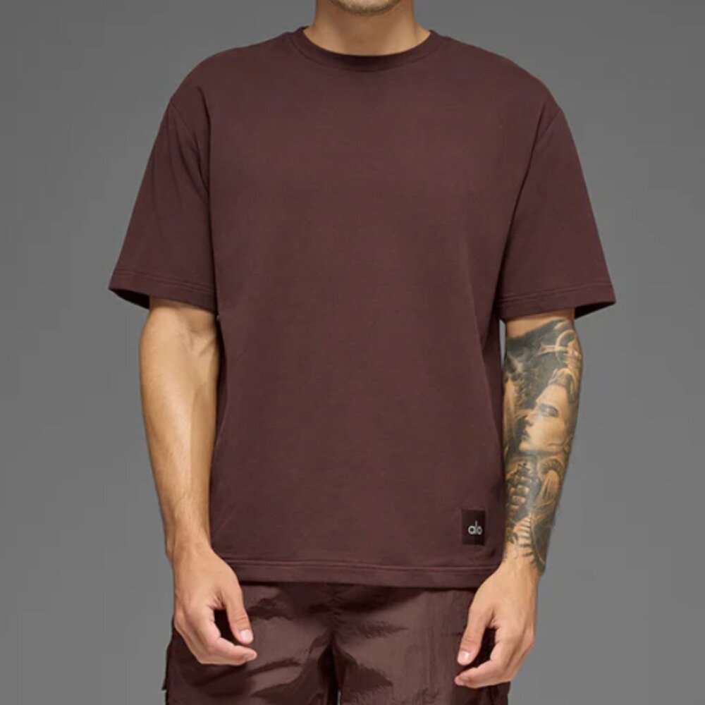alo yoga  - mens double take short sleeve color brownstone